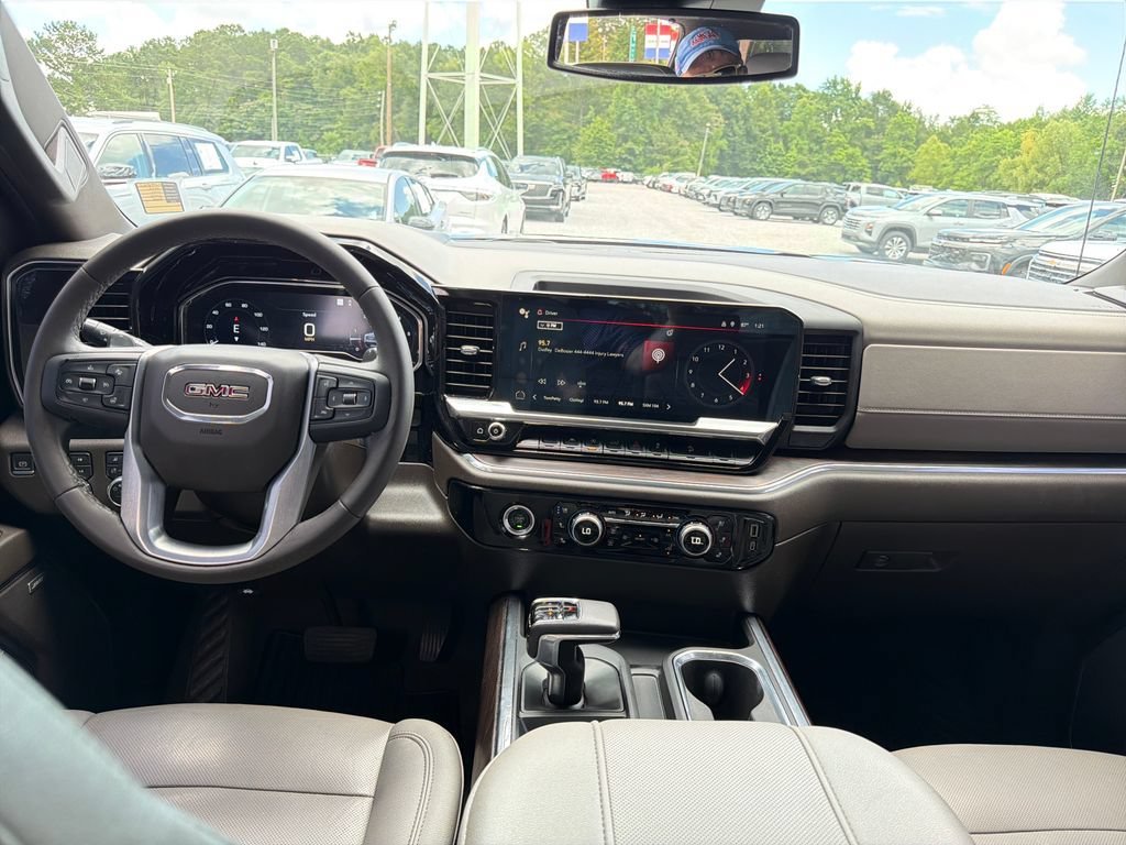2023 GMC Sierra 1500 SLT - Photo 14