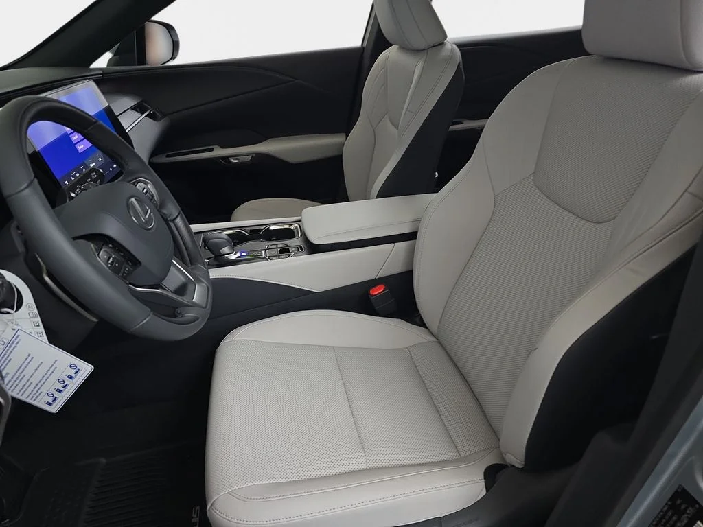 New 2026 Iridium Lexus PREMIUM image 15