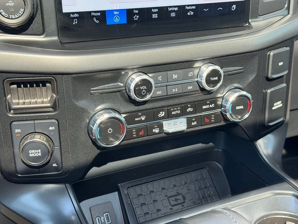Used 2024 Black Ford XLT image 13