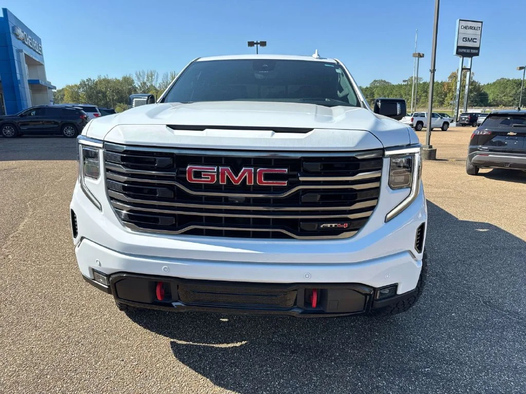 Used 2024 White GMC AT4 image 2