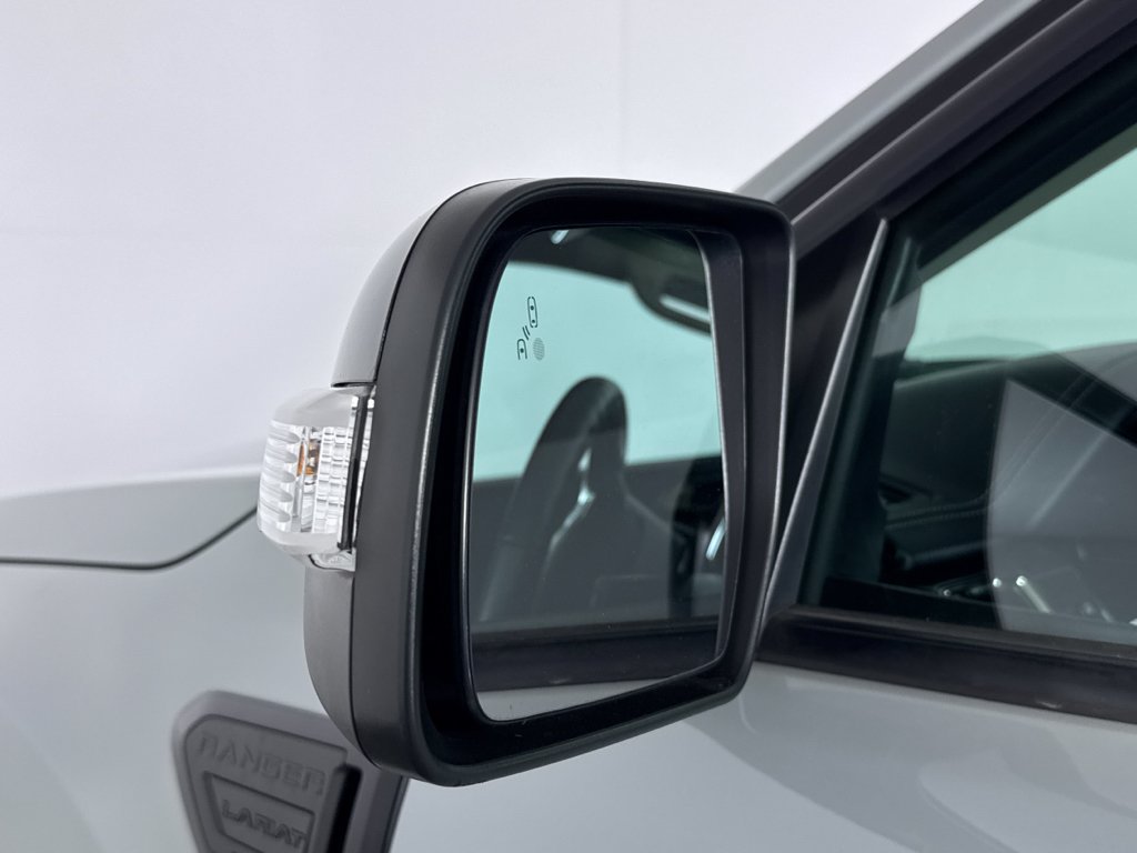 Used 2022 Cactus Gray Ford LARIAT image 25