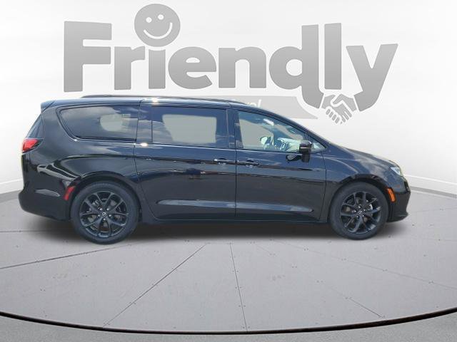 Used 2026 Black Chrysler Limited image 6