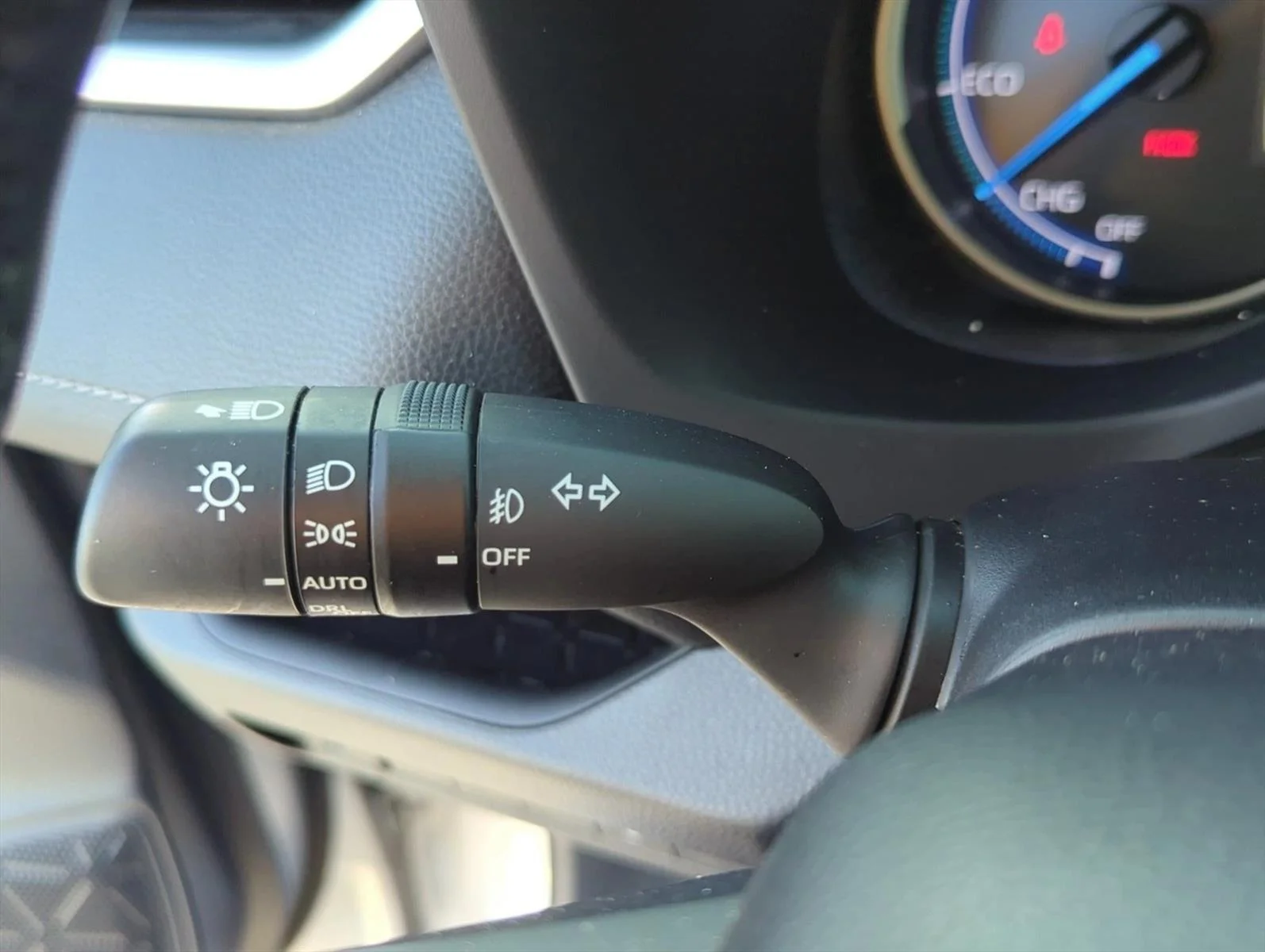 Used 2024 Silver Sky Metallic Toyota Hybrid XLE Premium image 15