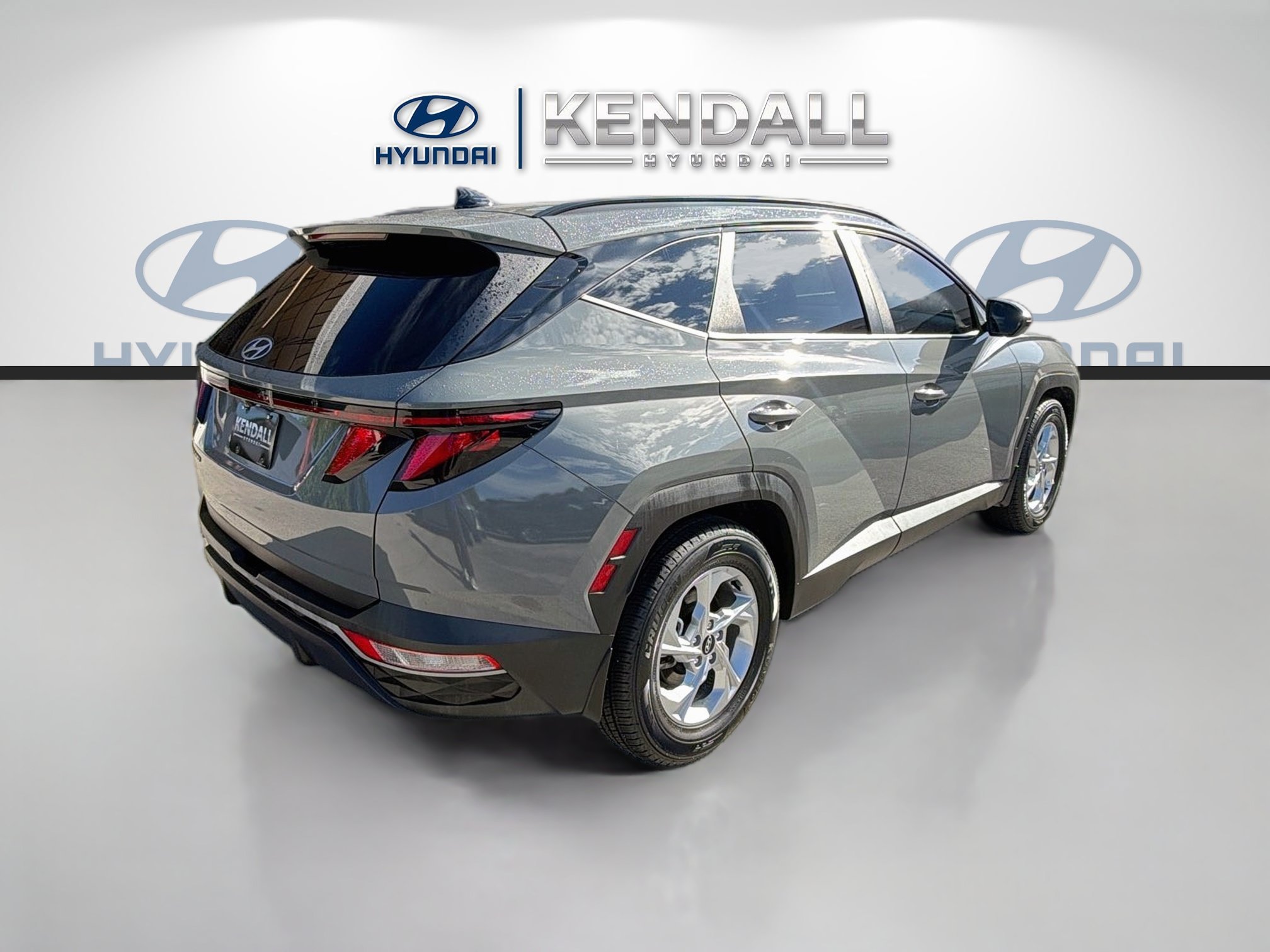 Used 2024 Hampton Gray Hyundai SEL image 6