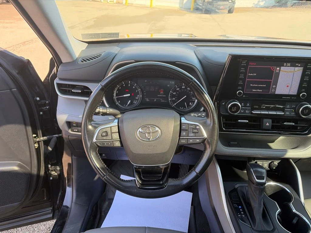 Used 2021 Brown Toyota XLE image 14