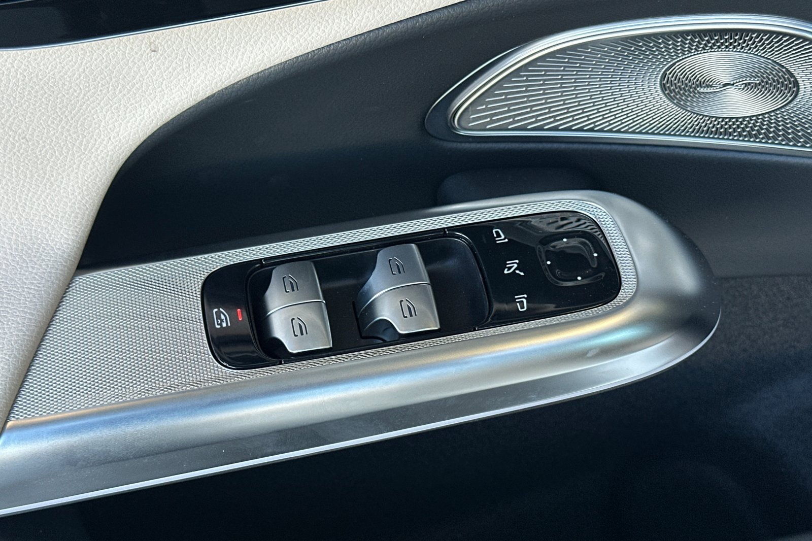 2026 Mercedes-Benz E-Class E350 - Photo 23