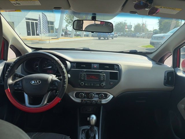 Used 2015 Red Kia LX image 21