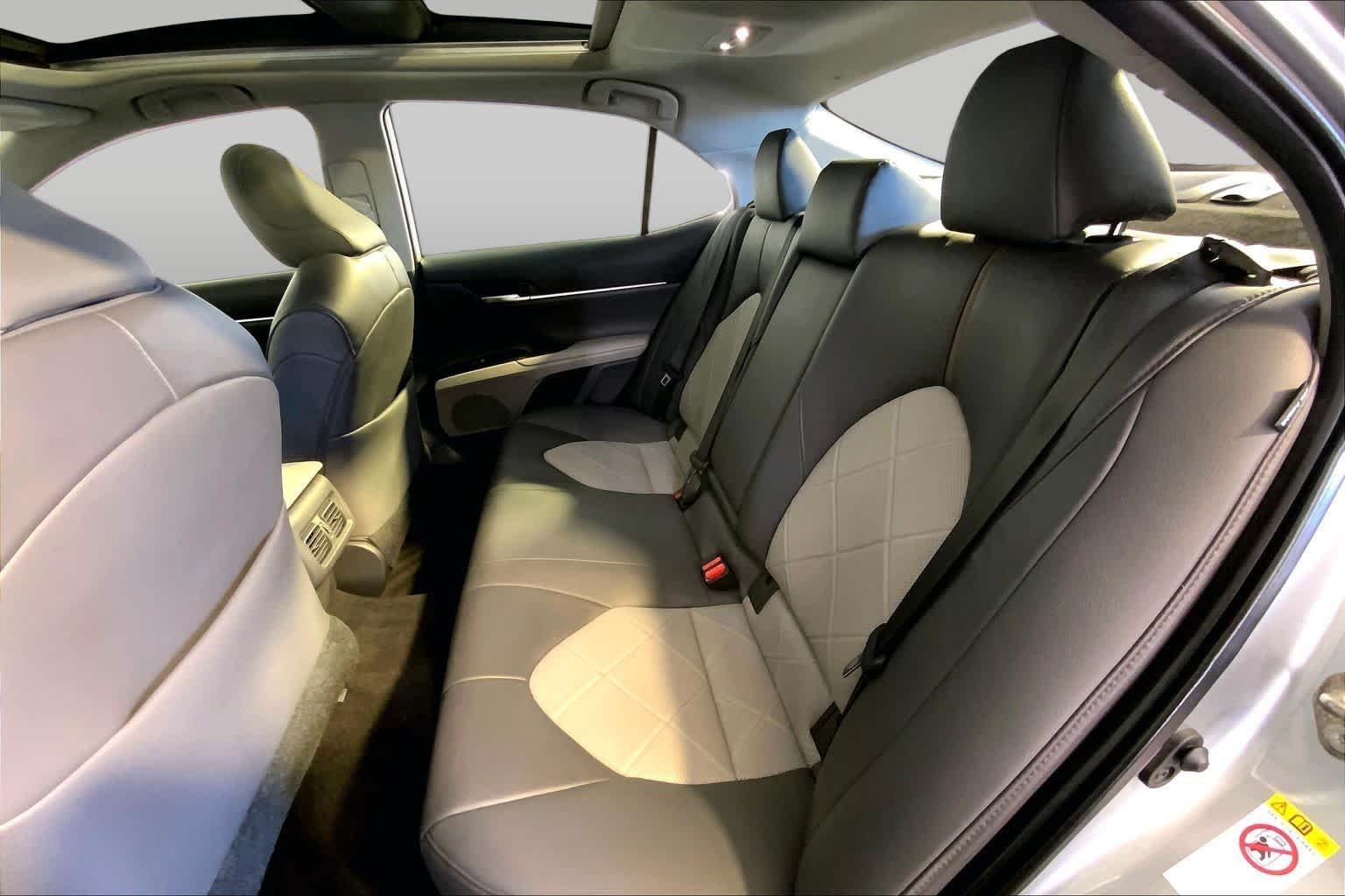 Used 2019 Celestial Silver Metallic Toyota XLE image 21