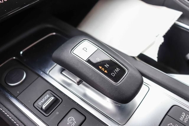 Used 2023 Silver INFINITI LUXE image 17