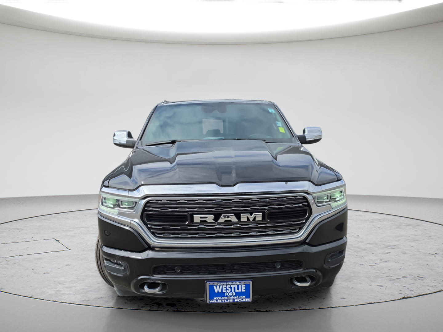 Used 2022 Diamond Black Crystal Pearlcoat Ram Limited image 9
