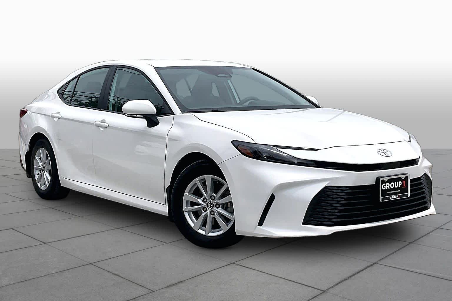 Used 2025 Ice Cap Toyota LE image 3