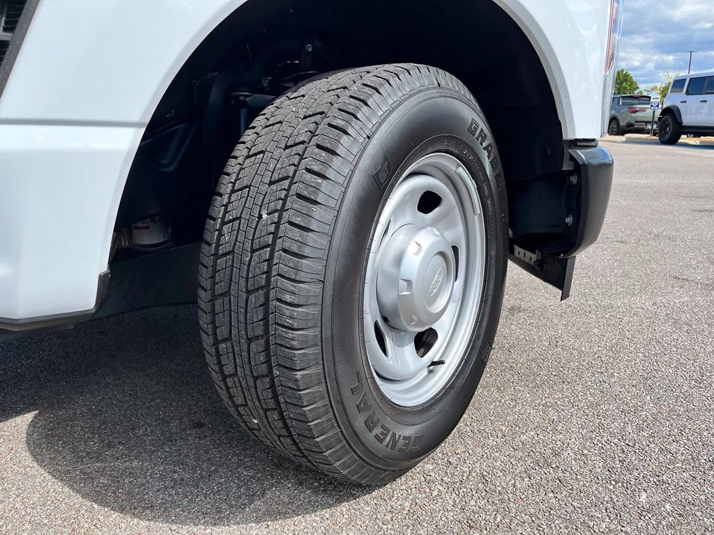 Used 2025 White Ford XL image 10