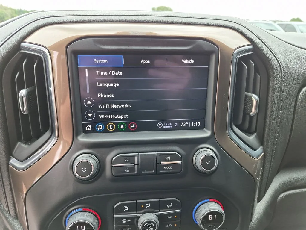 Used 2022 White Chevrolet High Country image 25