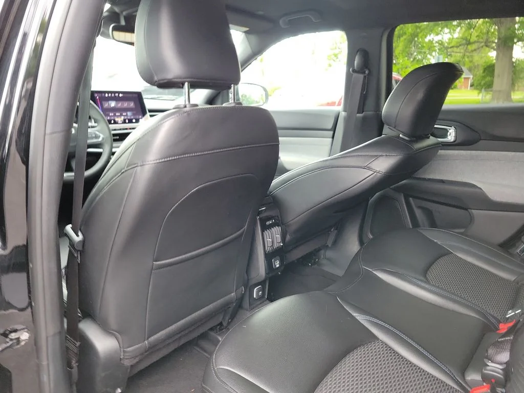 Used 2024 Black Jeep Latitude image 15