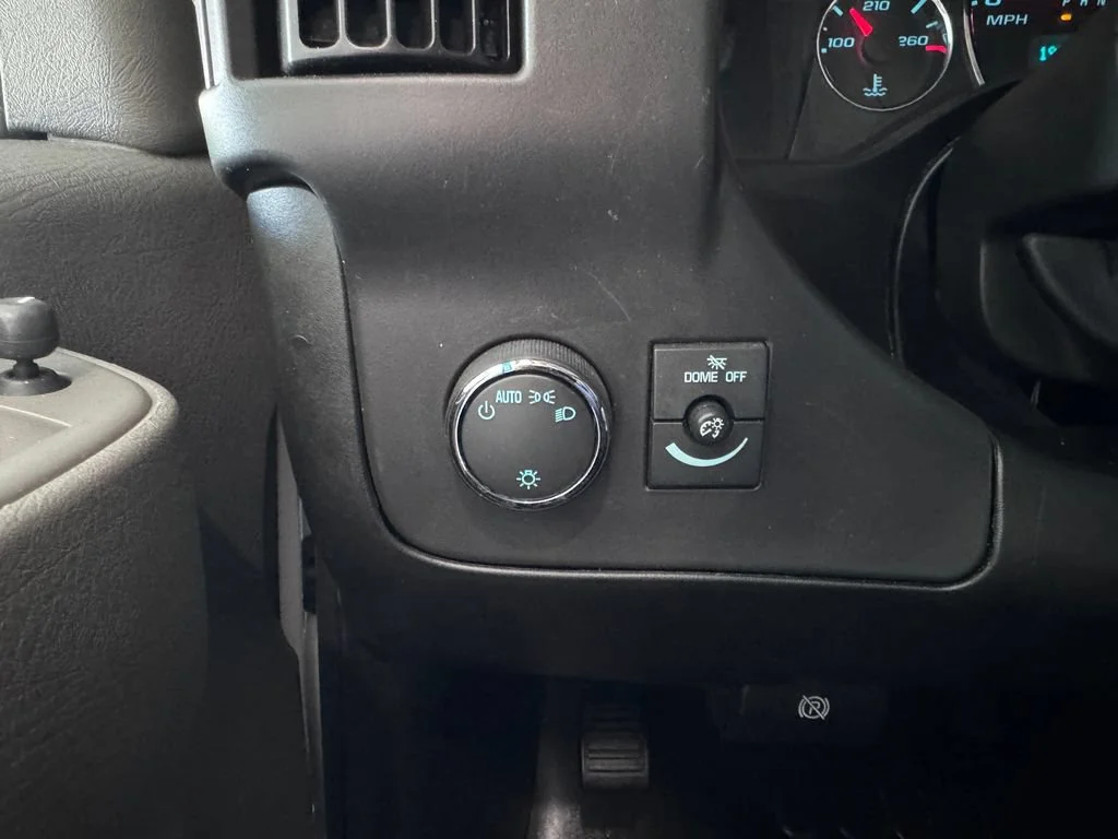 2024 Chevrolet Express Cargo Work Van - Photo 18
