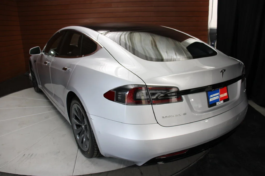 Used 2018 Obsidian Black Metallic Tesla  image 7