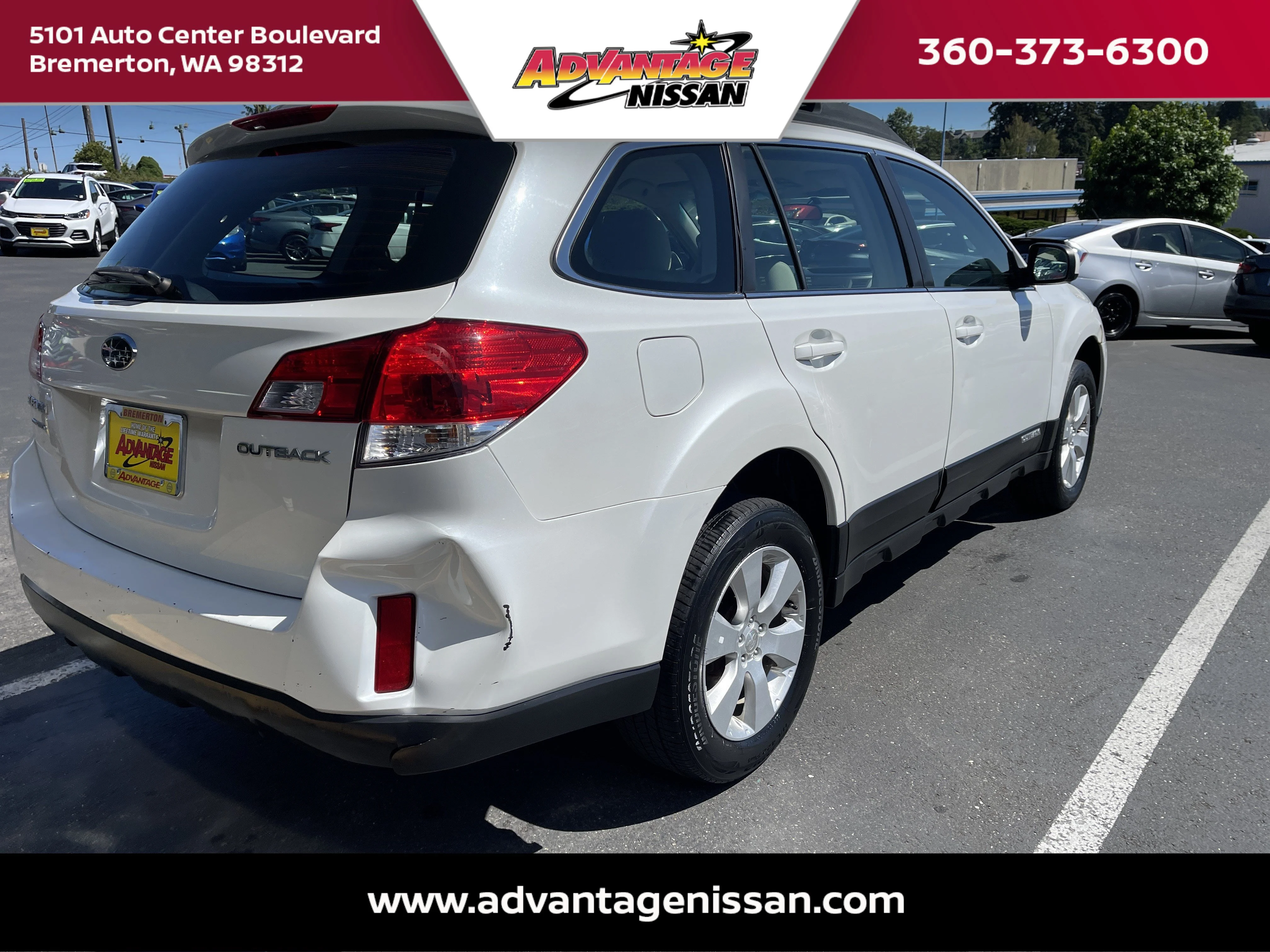 Used 2012 Satin White Pearl Subaru 2.5i image 6