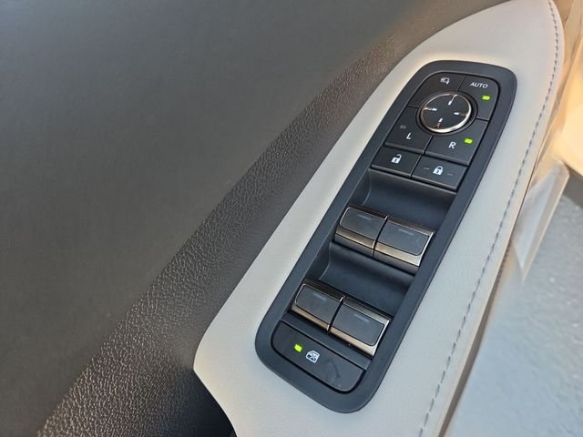 New 2026 Eminent White Pearl Lexus PREMIUM image 13