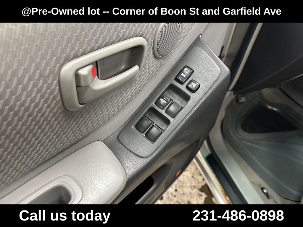 Used 2006  Toyota V6 image 15