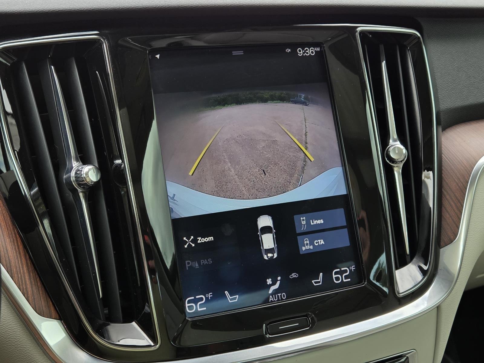 Used 2019 Crystal White Pearl Metallic Volvo Momentum image 25