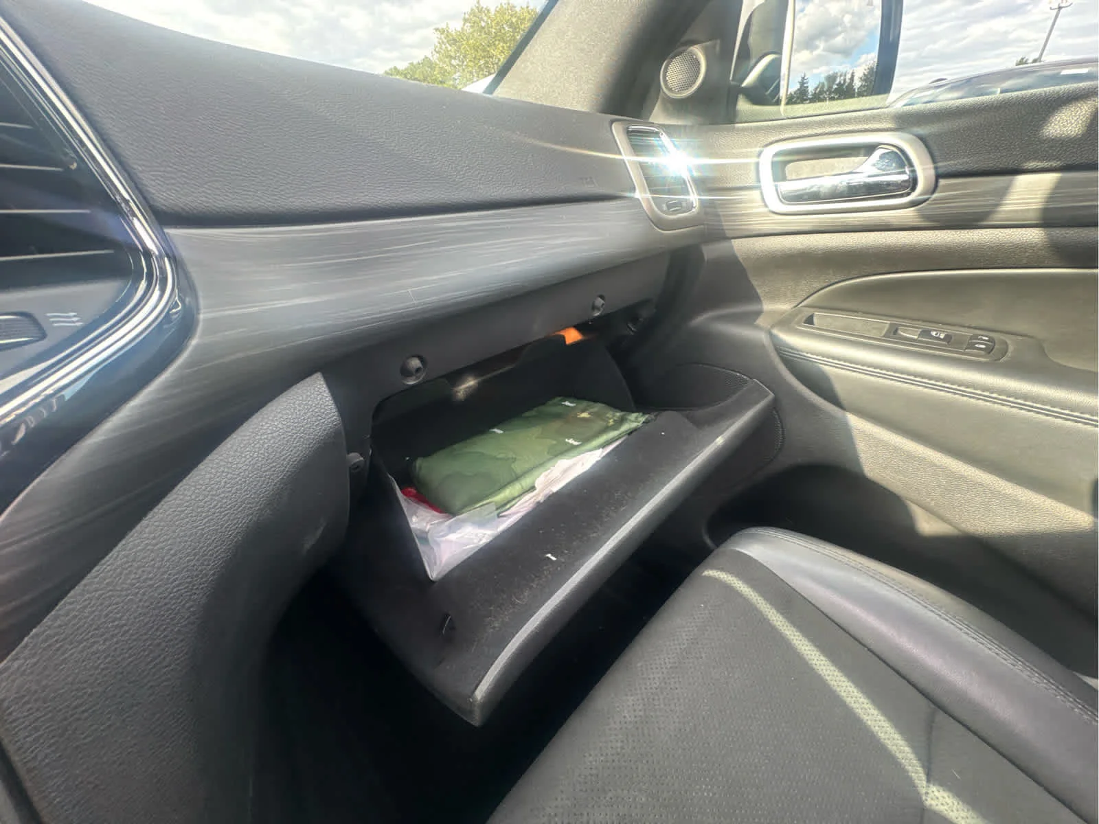 Used 2019 Bright White Clearcoat Jeep Altitude image 26