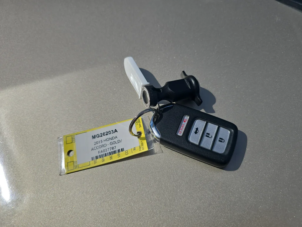 Used 2015 Beige Honda EX-L image 39