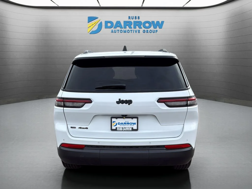 Used 2021 White Jeep Altitude image 4