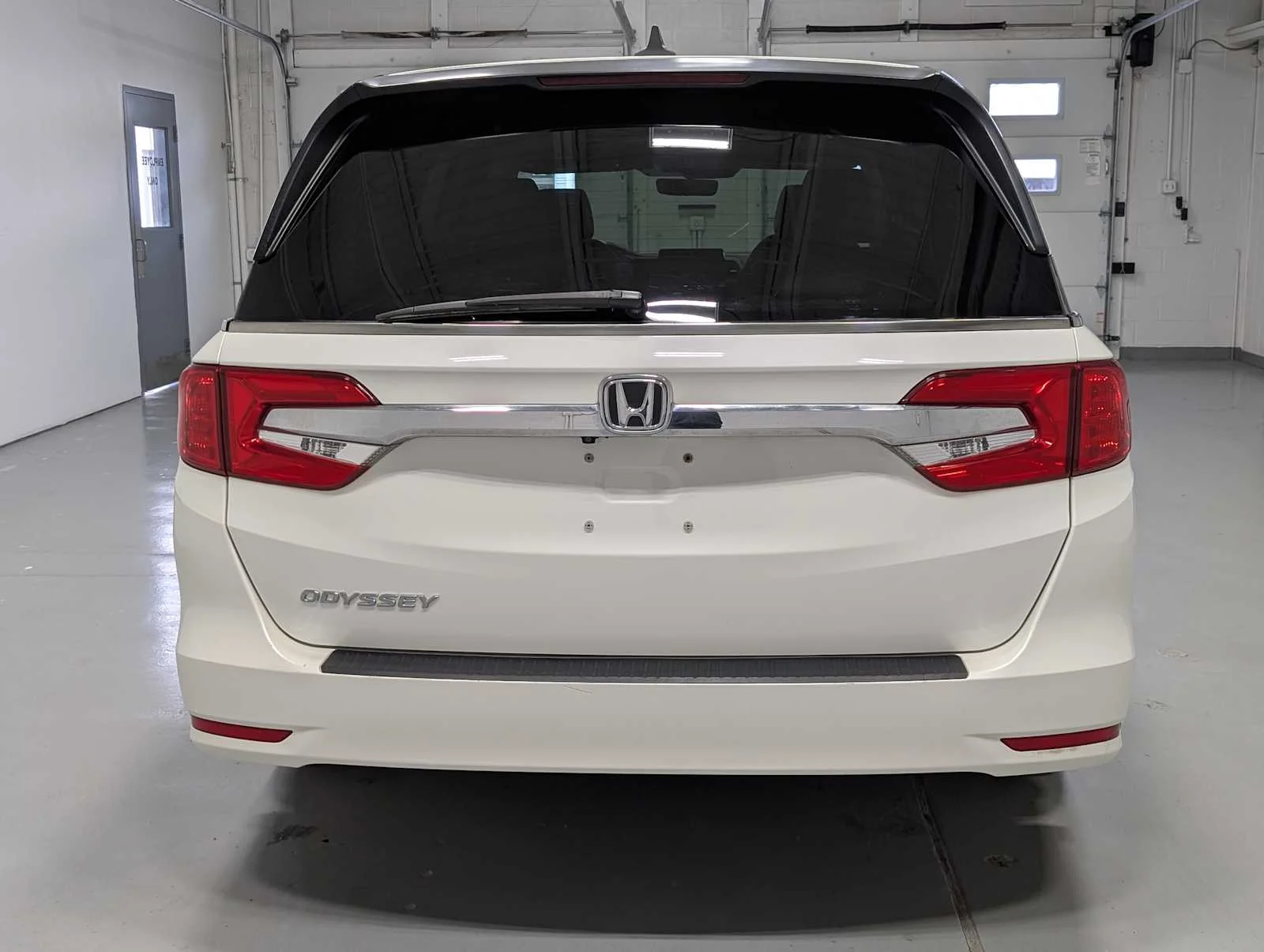 Used 2019 White Diamond Pearl Honda EX-L image 9