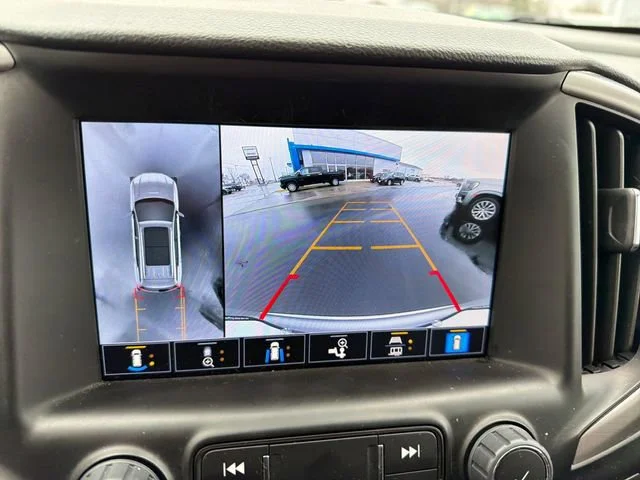 Used 2022 Quicksilver Metallic GMC AT4 image 28
