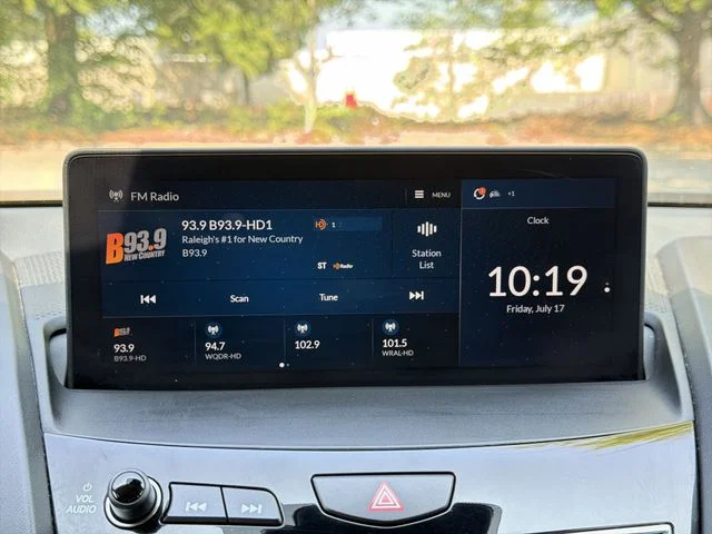 Used 2021  Acura Base image 16