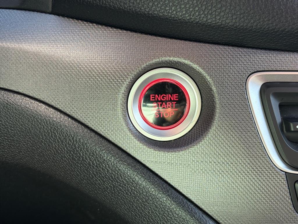 Used 2022 Radiant Red Metallic II Honda AWD RTL-E image 11