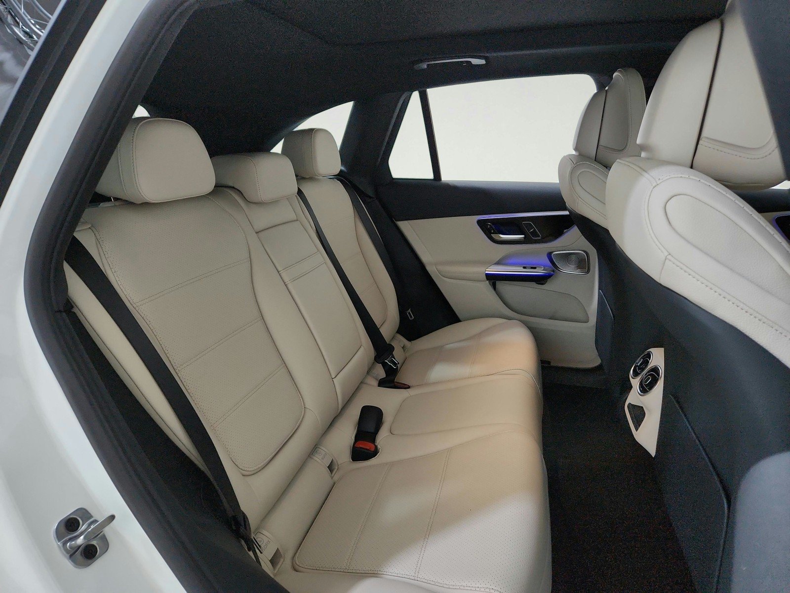 Certified Used 2026 Polar White Mercedes-Benz GLC 300 image 21