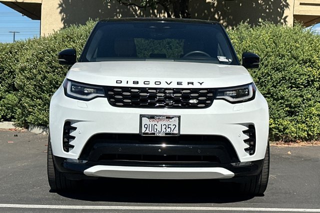 Certified Used 2025 White Land Rover Dynamic SE image 8