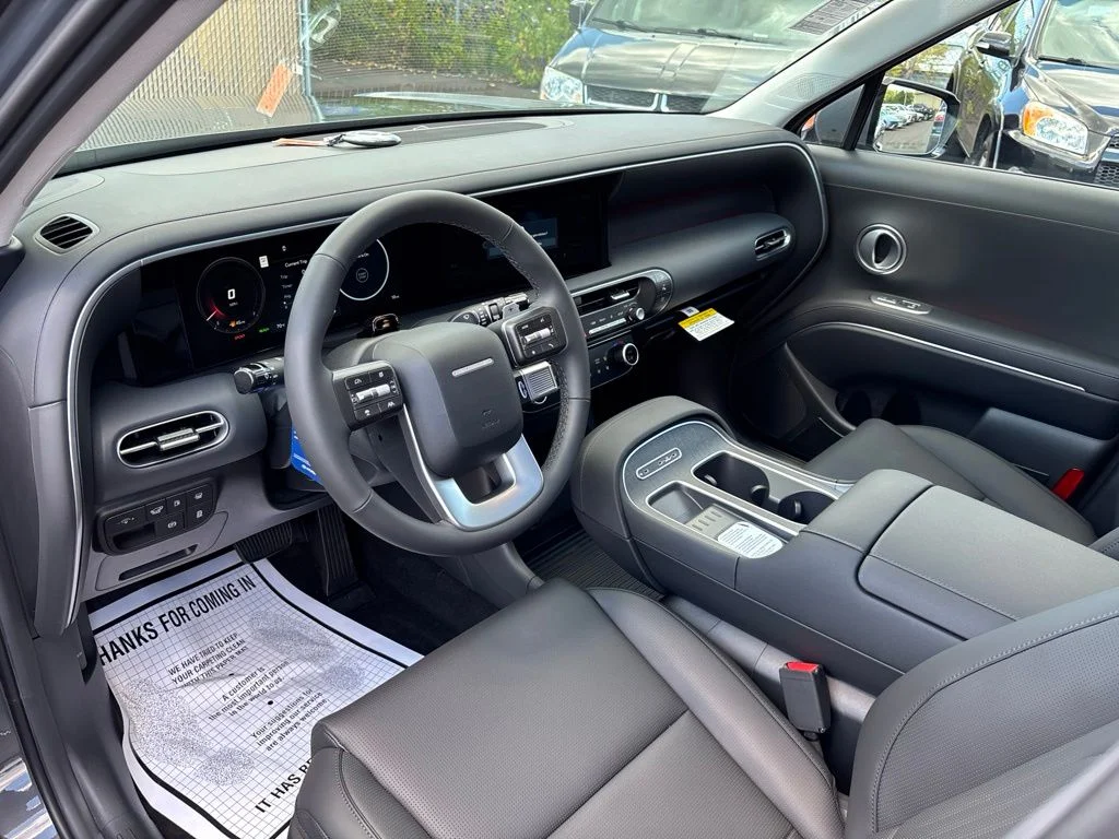 New 2026 Gray Hyundai SEL Premium image 15