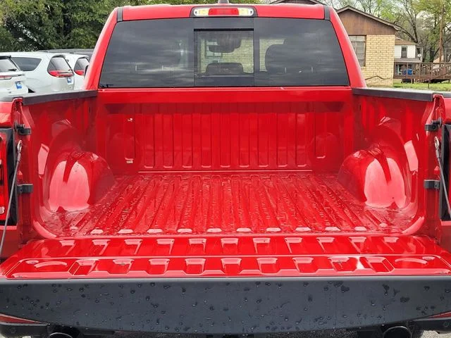 New 2026 Molten Red Pearl-Coat Exterior Paint RAM Big Horn/Lone Star image 9