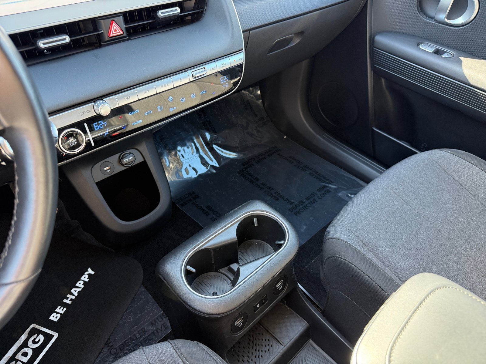 Used 2024 Abyss Black Hyundai SEL image 13