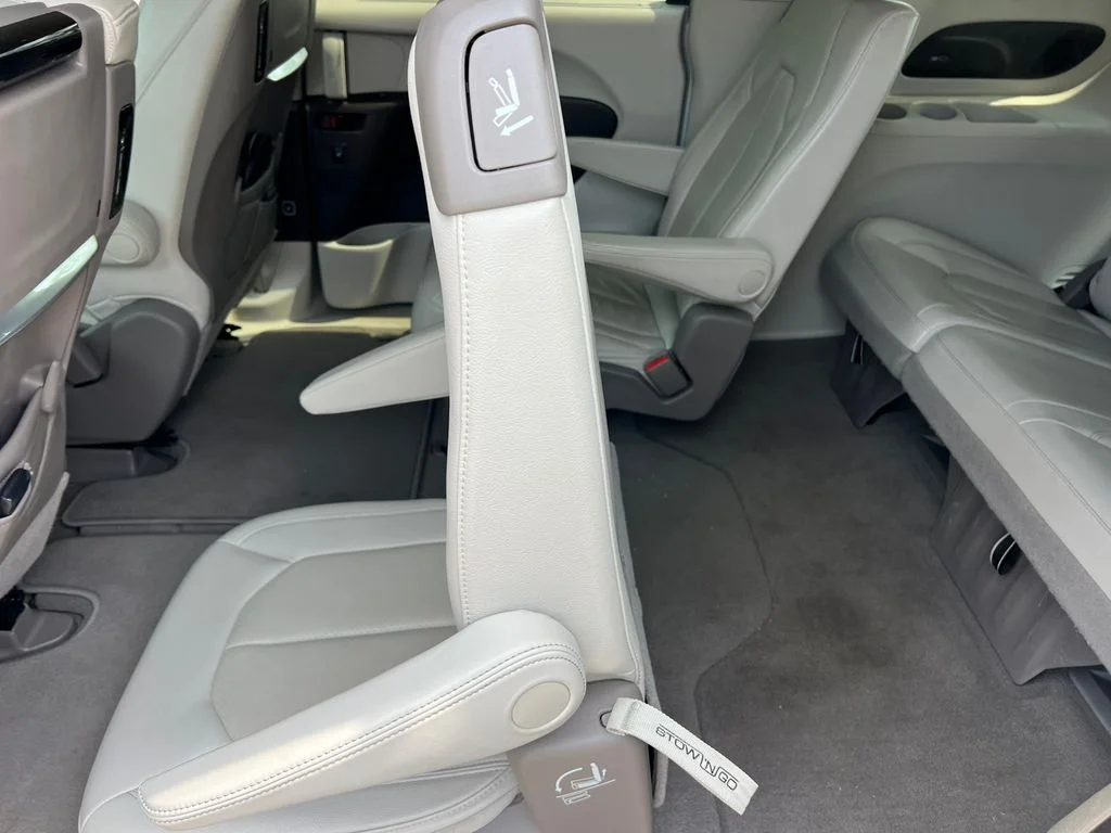 Used 2020 White Chrysler Touring L Plus image 8