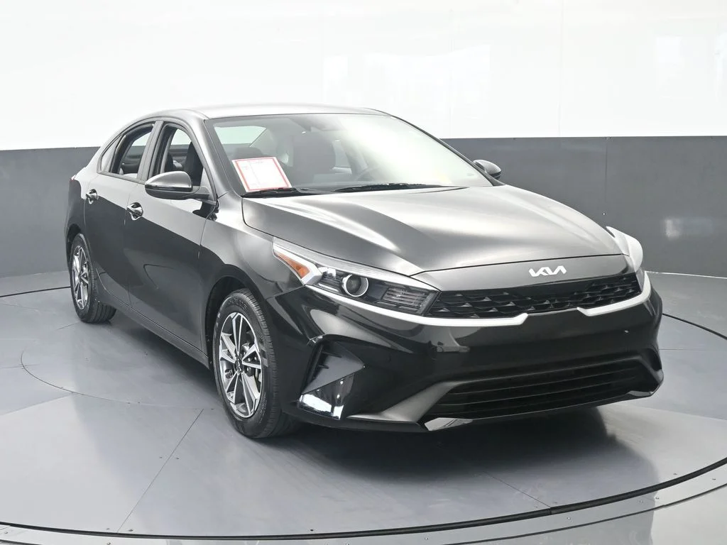 Used 2023 Aurora Black Pearl Kia LXS image 9