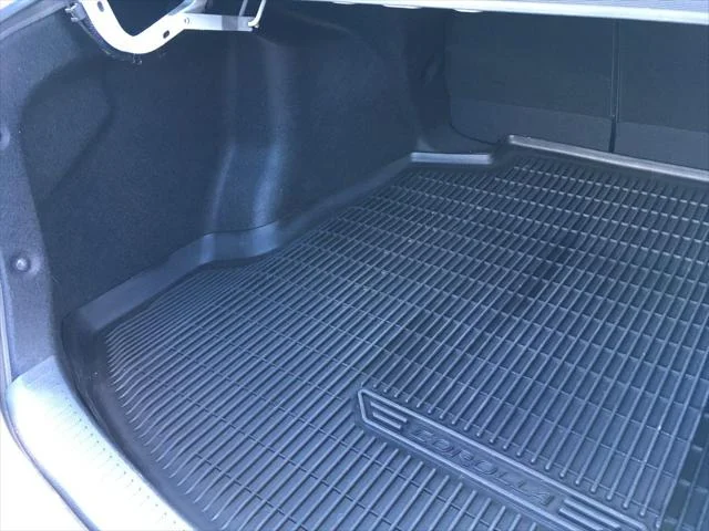 Certified Used 2025 WIND CHILL PEARL Toyota  image 33