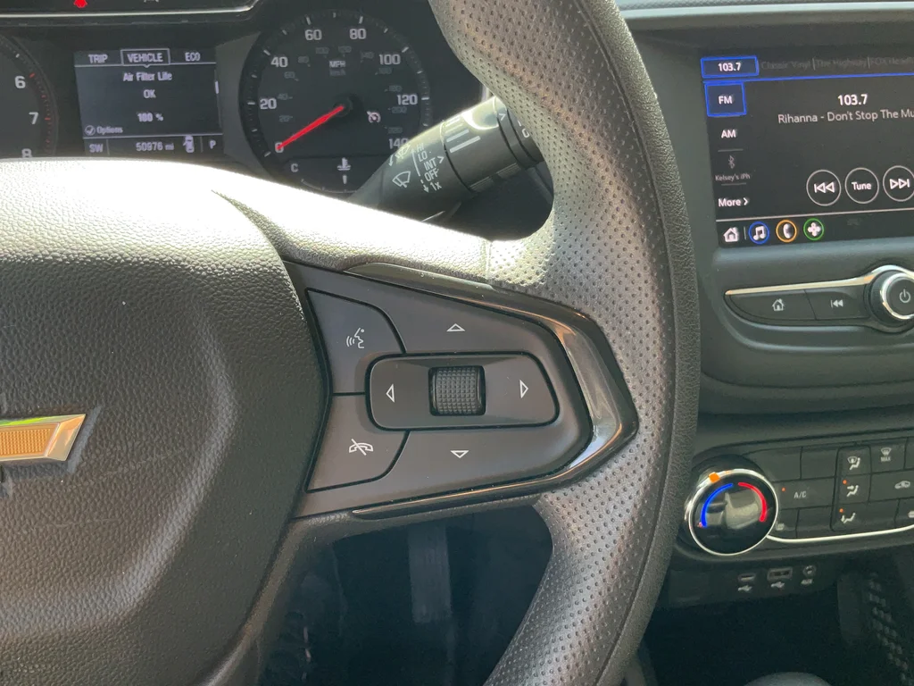 Used 2023 Gray Chevrolet LT image 17