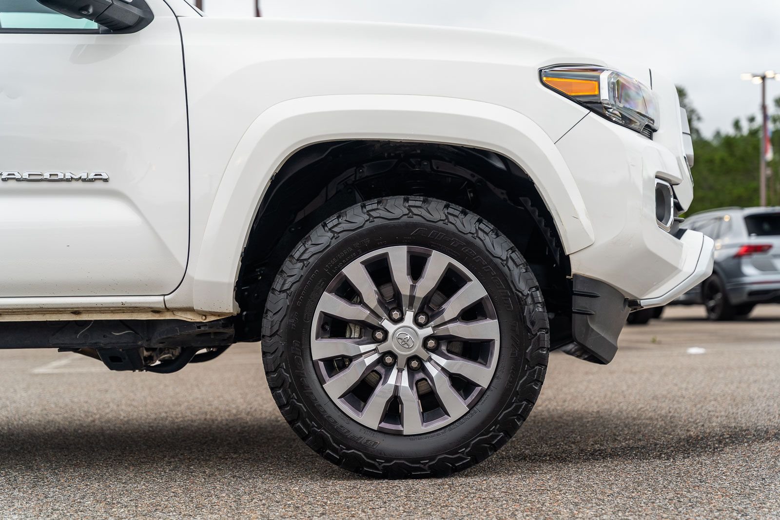 2023 Toyota Tacoma Limited - Photo 9