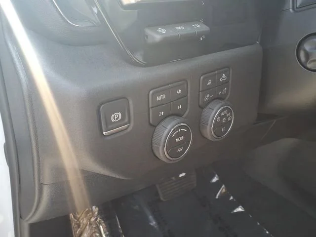 Used 2026 Polar White Tricoat Chevrolet High Country image 20