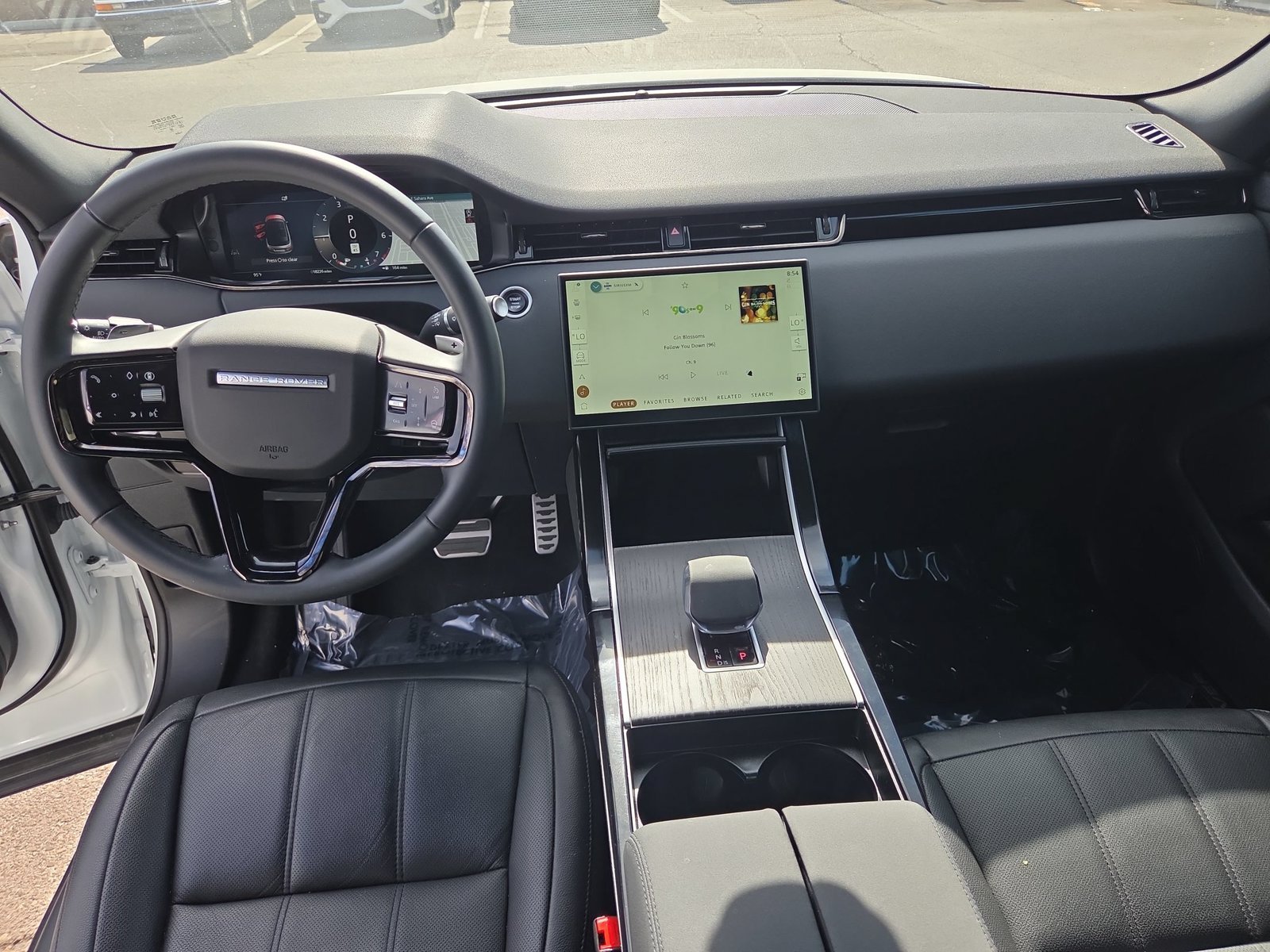 Used 2024 Fuji White Land Rover Dynamic SE image 19