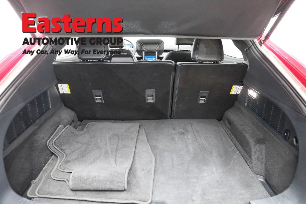 Used 2024 Red Ford Select image 9