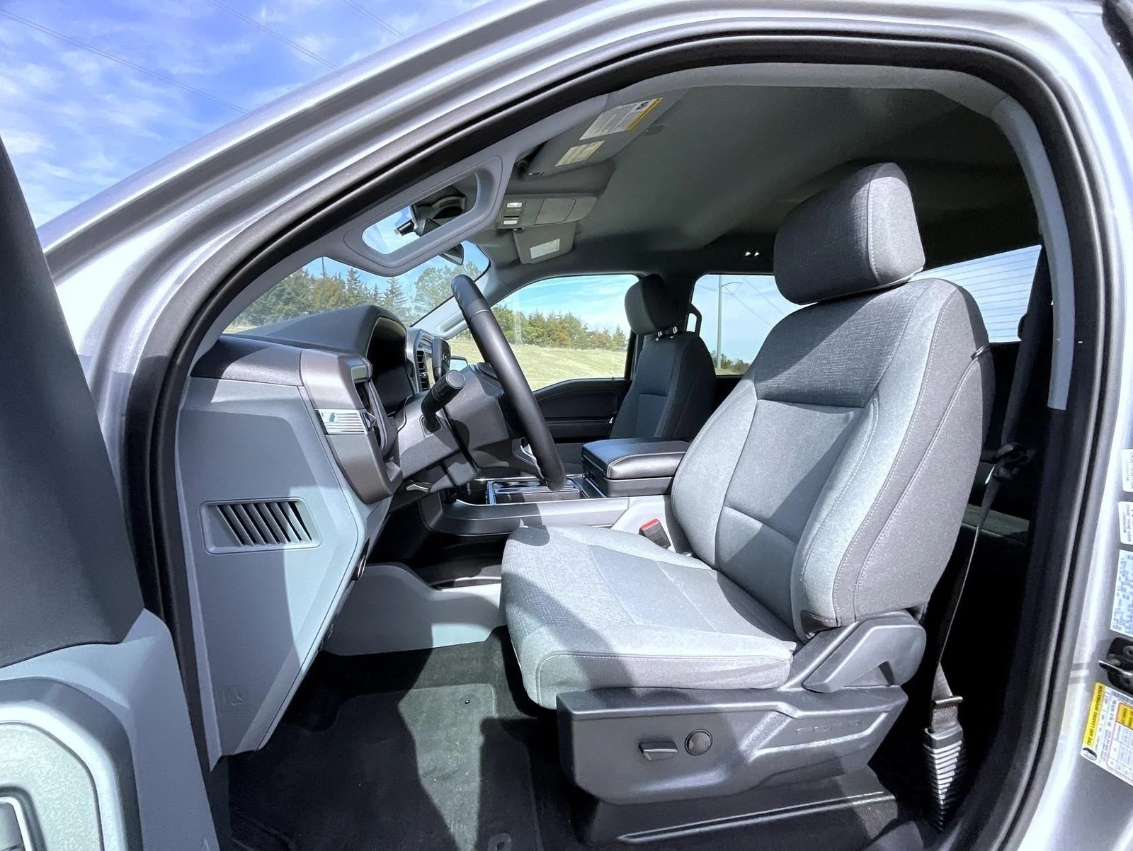 Used 2025 Silver Ford XLT image 11