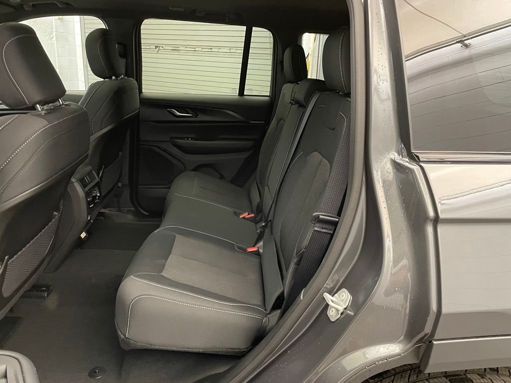 New 2026 Baltic Gray Metallic Clear-Coat Exterior Paint Jeep Laredo X image 16