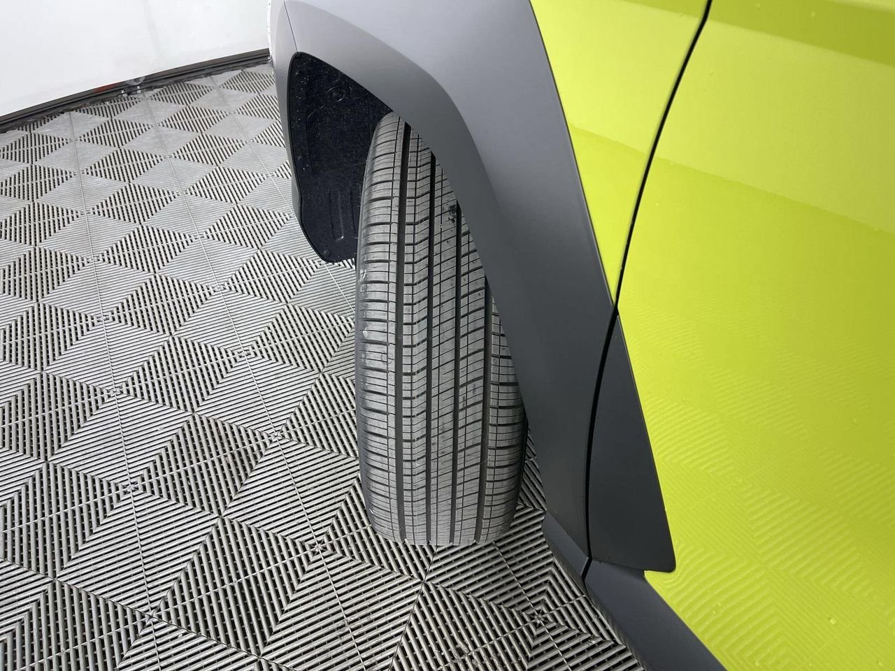 New 2026 Neoteric Yellow Hyundai SEL Premium AWD image 18