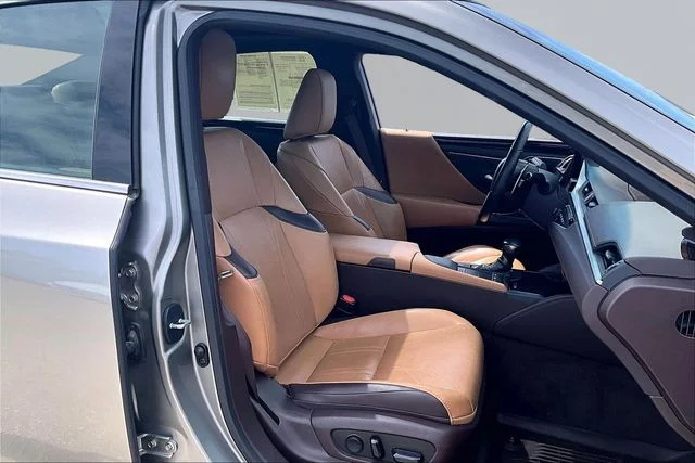 Used 2020 Silver Lexus 350 Luxury image 7