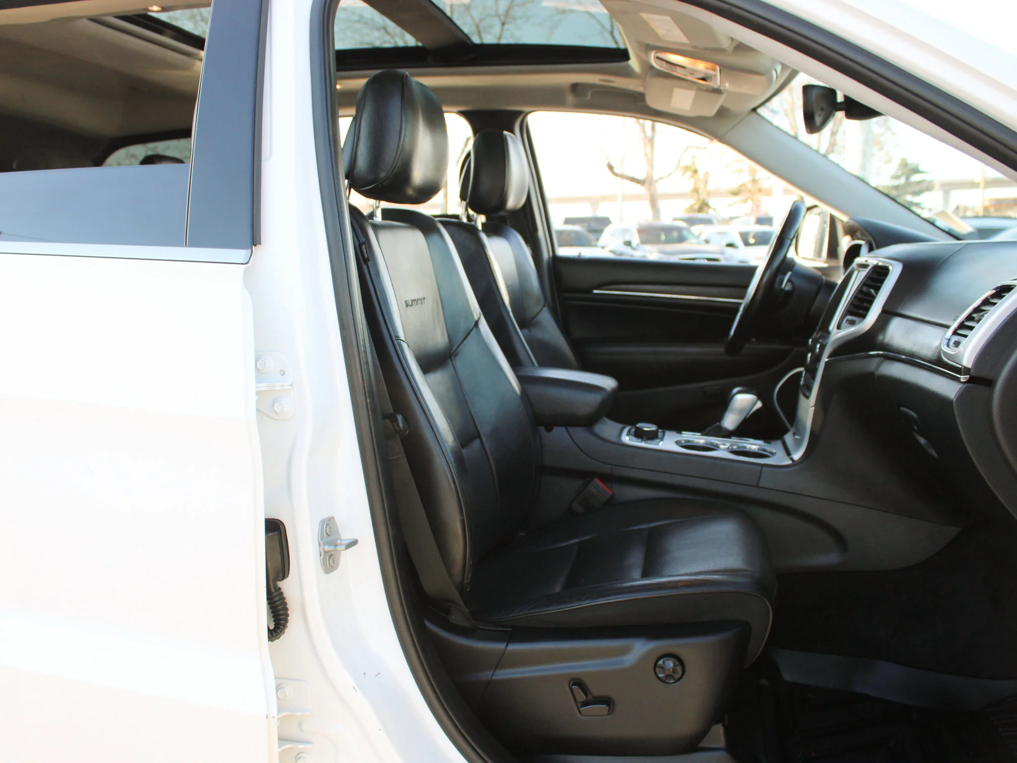 Certified Used 2018 White Jeep Summit * Mechanic Special | Winter Tires | Skid Plates | Harman/Kardon | Adaptive Cruise image 20