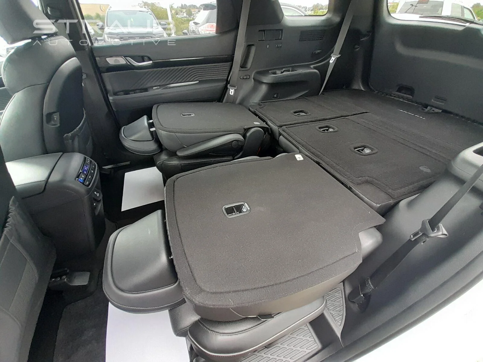Used 2023 Hyper White Hyundai Calligraphy image 57